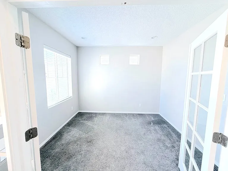1172 Vallecito Loop NW — Photo 4