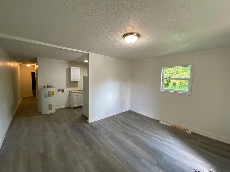 2201 & 2203 Gilbert St — Photo 5