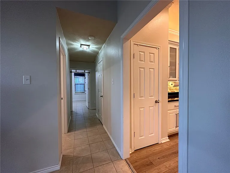 913 Delrey Dr — Photo 8