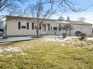 19 Mertensia Ln, Henrietta, NY 14467