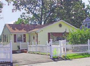 180 Hillcrest Rd, Bridgeport, CT 06606