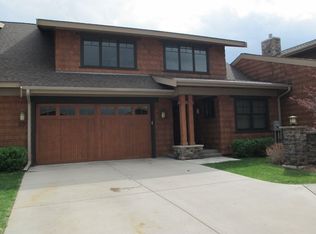 1157 Lexington Ridge Ct, Eagan, MN 55123