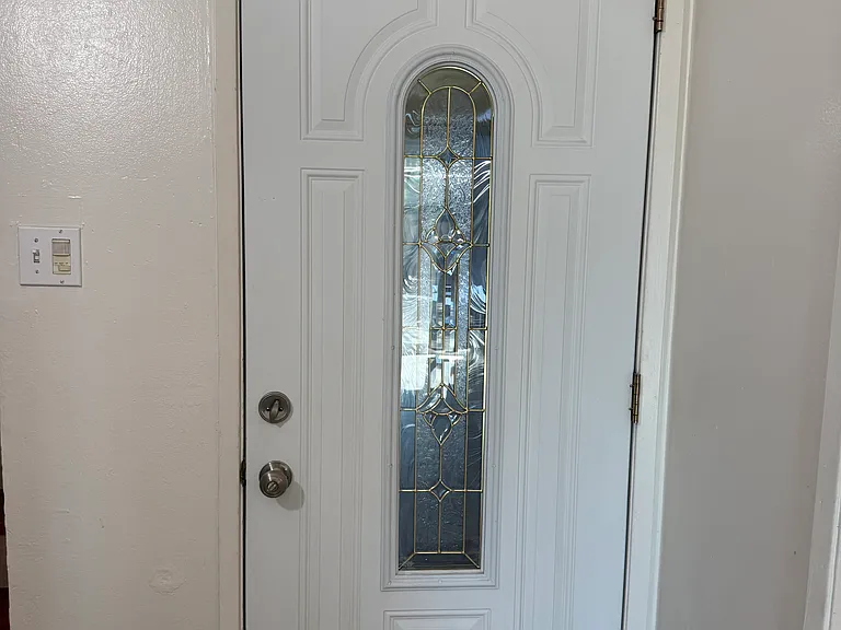 1103 Campbell St — Photo 4