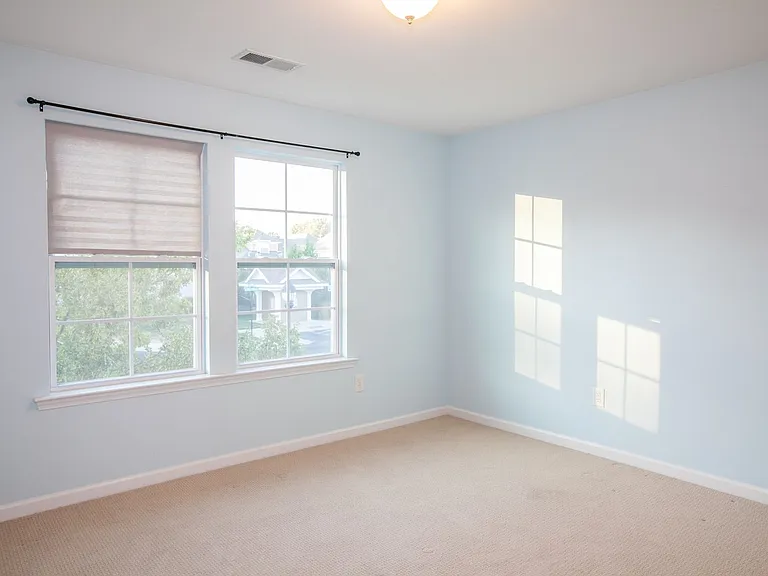 5818 Glenmore Garden Dr — Photo 20