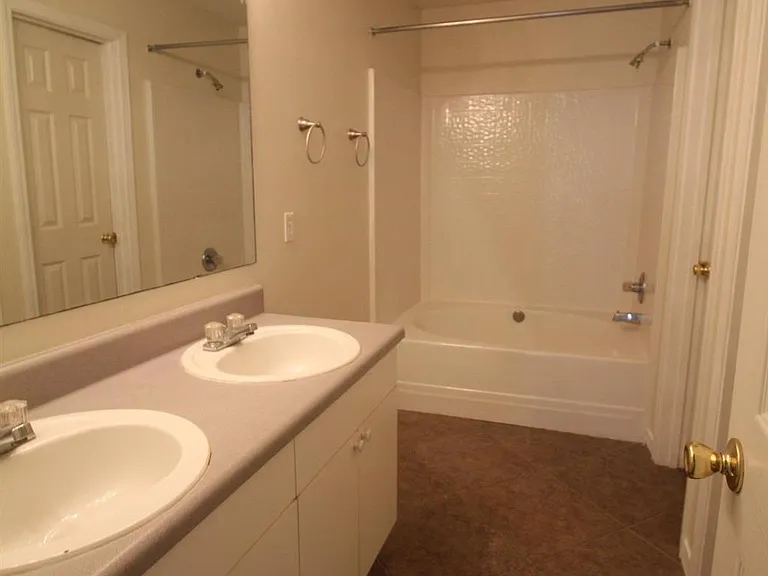 4110 Spinnaker Pl — Photo 5