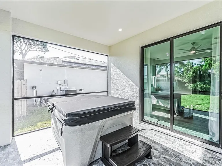 4618 Catalina Ln — Photo 32