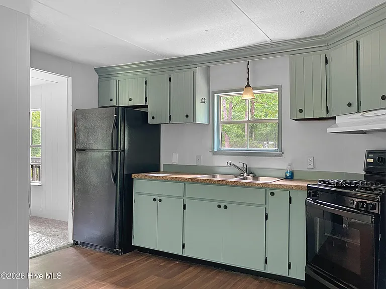 3018 Carswell Dr — Photo 2