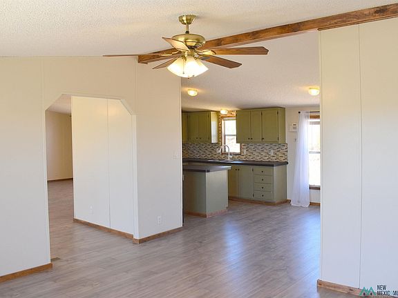 3rd image of 1302 E Fraser Dr