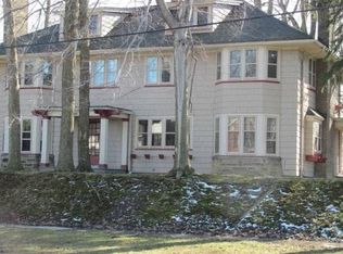 2946 Meadowbrook Blvd, Cleveland Heights, OH 44118