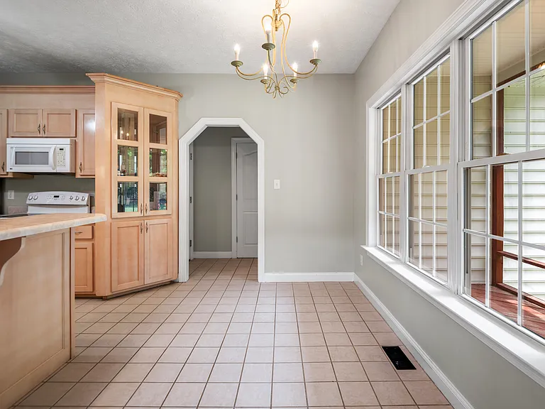 619 Greyshire Dr — Photo 18