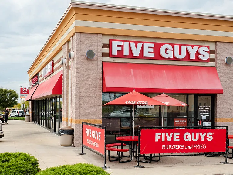Nearby a variety of retailers and dining spots.