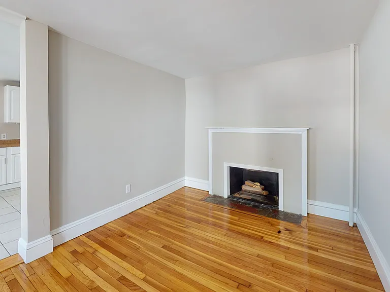 18-20 Kelley Ct — Photo 4