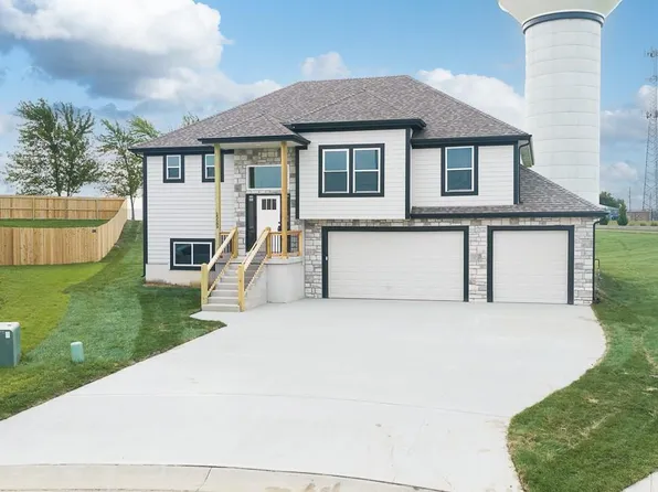 15589 Sheridan Ct, Basehor, KS 66007