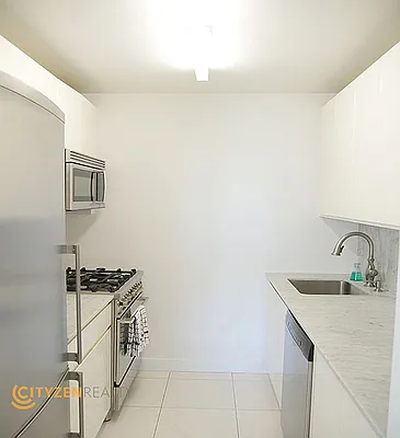 Rented by City Zen Realty | media 17