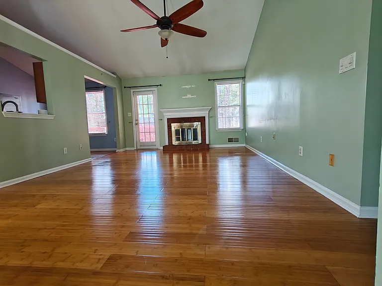 3714 Majestic Dr SW — Photo 2