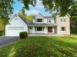 1 Davis Ct, Hopewell Junction, NY 12533