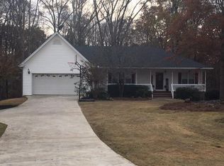 72 Academy Woods Dr, Jefferson, GA 30549