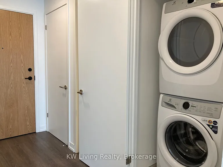 8 Beverley Glen Blvd #611 — Photo 26