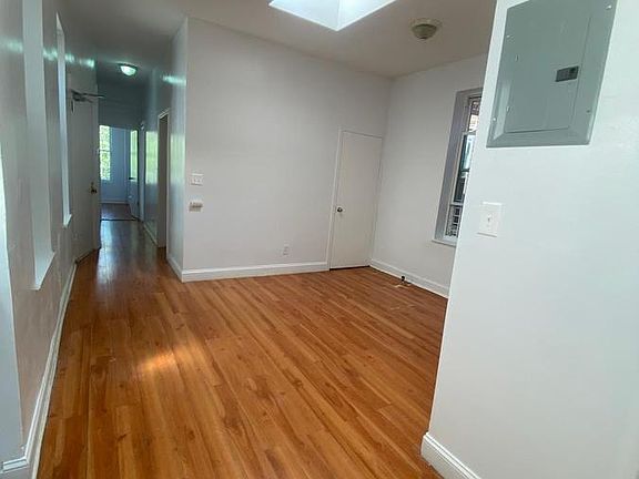 5th image of 91 Elliott Ave