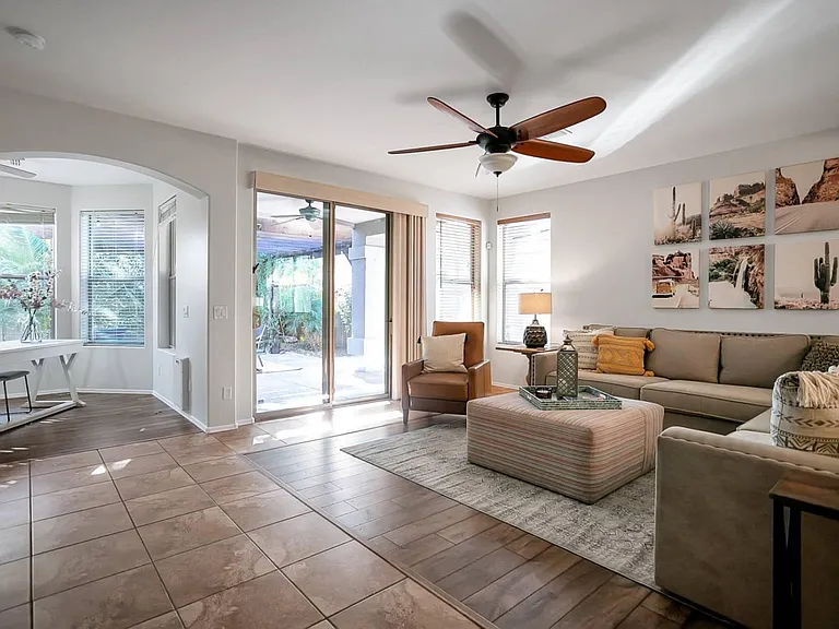 3109 W Via De Pedro Miguel — Photo 2