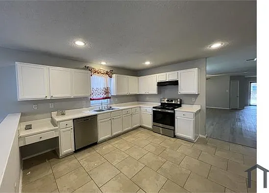 4611 Wedgewood Dr — Photo 7