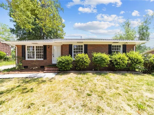 2507 Fontaine Rd, Greensboro, NC 27407