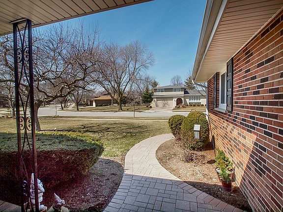 2nd image of 1815 E Crabtree Dr