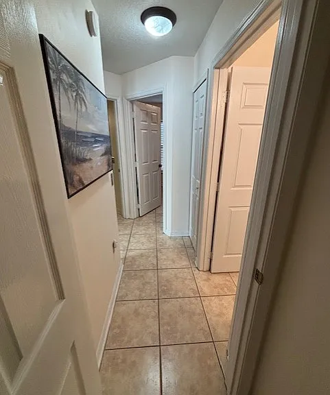 643 Basingstoke Ct — Photo 25