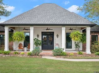 14237 Oregon Trl, Prairieville, LA 70769