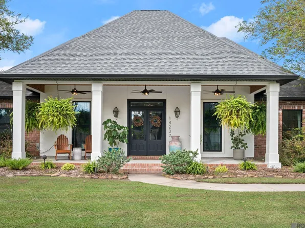 14237 Oregon Trl, Prairieville, LA 70769