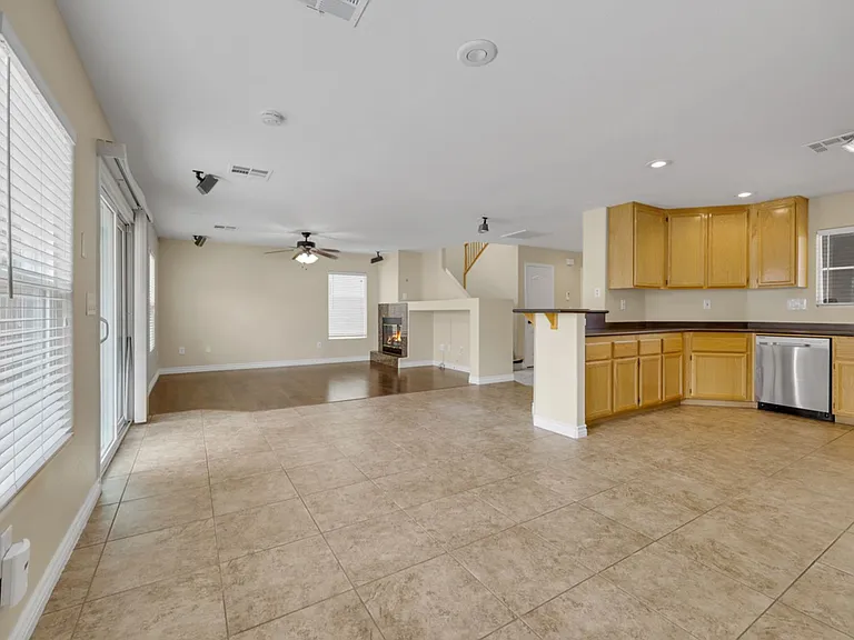 2312 Cockatiel Dr — Photo 9