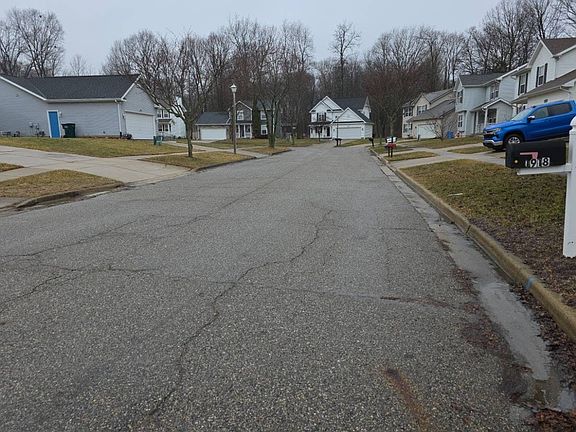 5th image of 1919 Bowker Dr