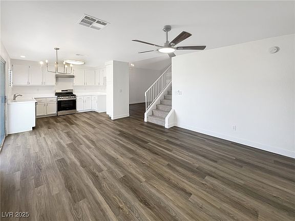 3rd image of 6696 Merced Lake Dr