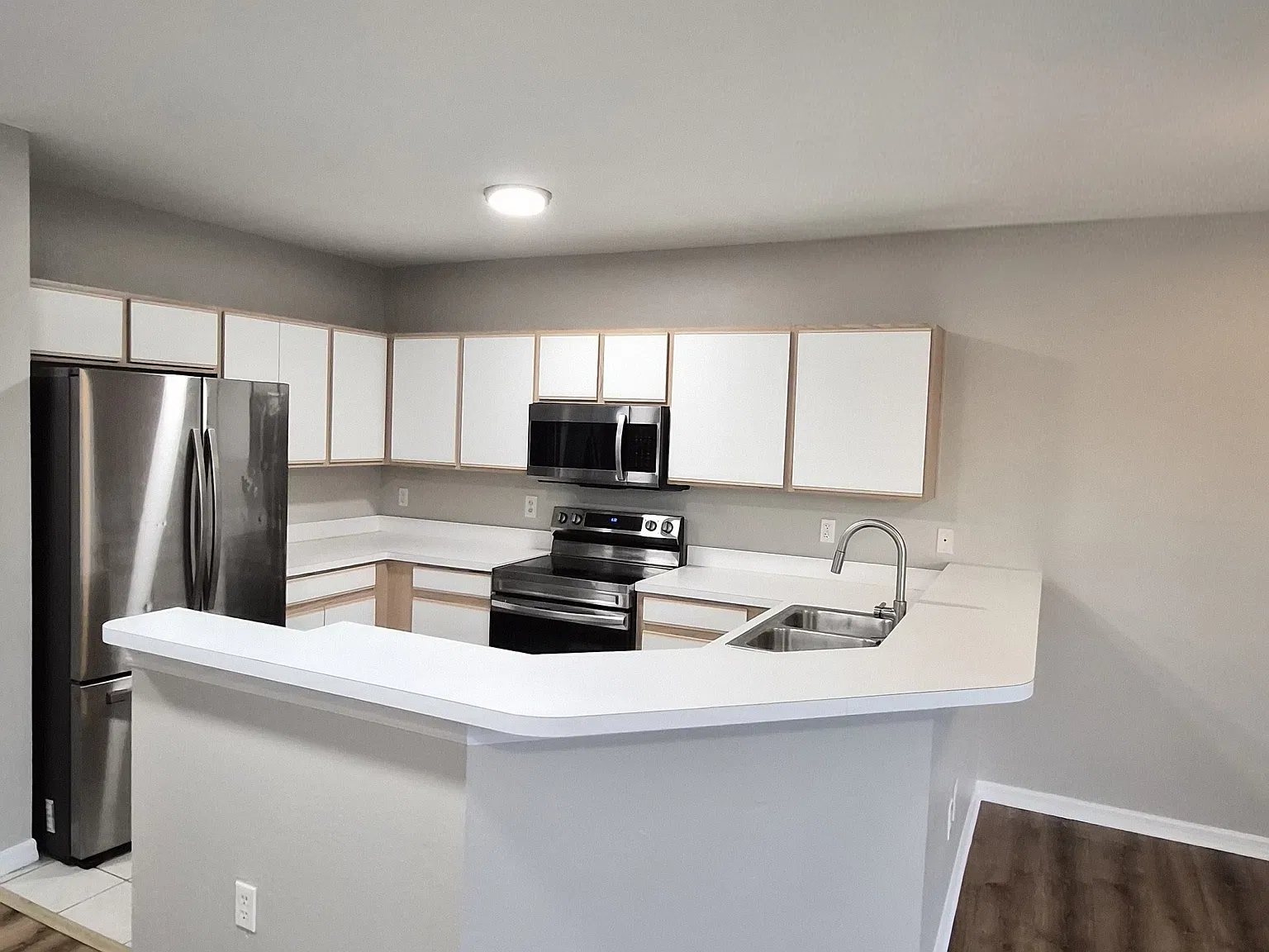 3 bed, 1387 sqft, $2,500 — Photo 4