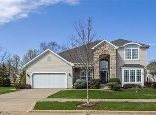 261 Skye Rd, Highland Heights, OH