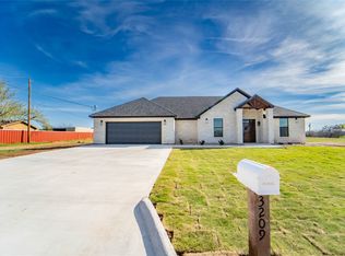 3209 Cactus Cv, Breckenridge, TX 76424