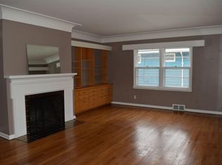 1442 Peninsula Dr, Traverse City, MI