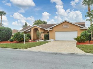 5673 Country Lakes Dr, Sarasota, FL 34243