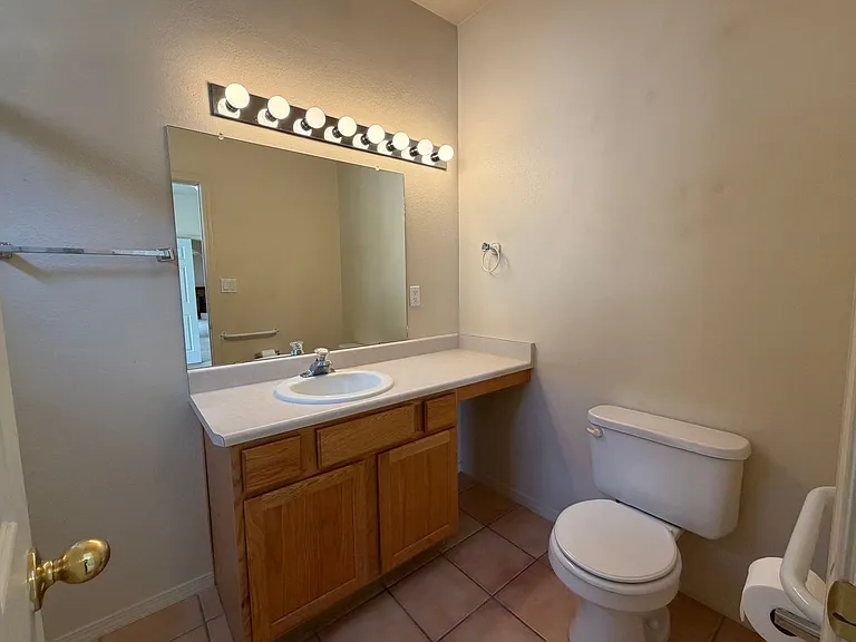 4516 Holiday Breeze Pl NE — Photo 10