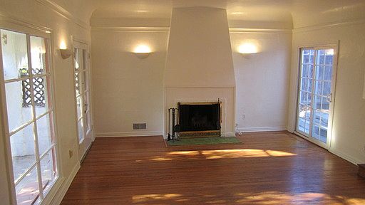2nd image of 5329 Hillmont Ave