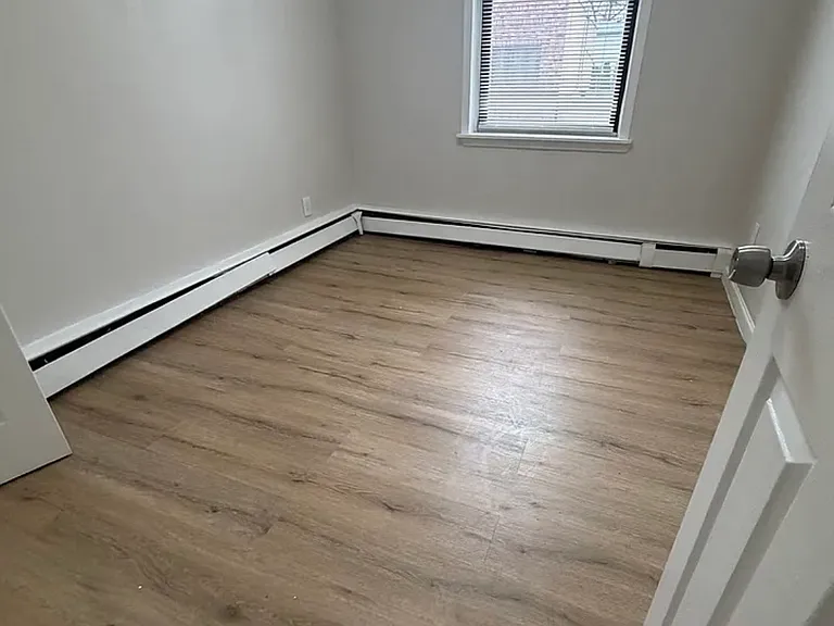 998 Broadway #2R — Photo 8