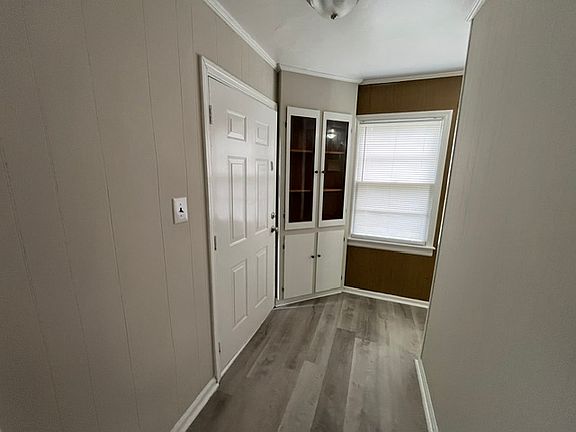 4th image of 2081 Knightsbridge Rd