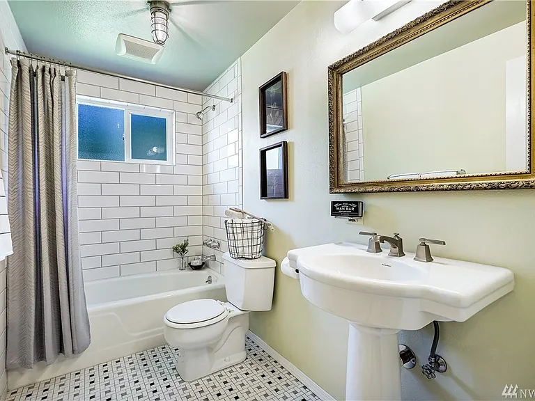 1307 Cypress Ln — Photo 12