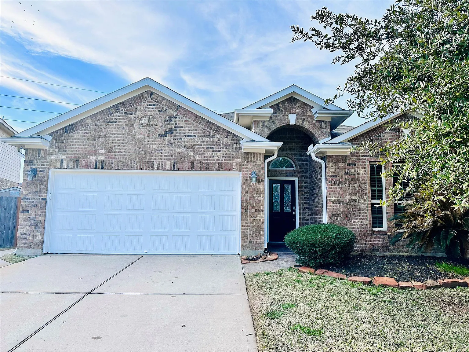 3 bed, 2.0 bath, 1884 sqft, $2,400 — Photo 3