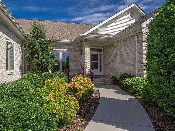 2nd image of 211 Chogi Ln