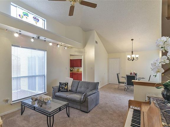 5th image of 4748 Jasmine Dr