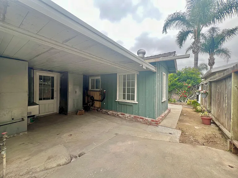 379 Hamilton St #B — Photo 15