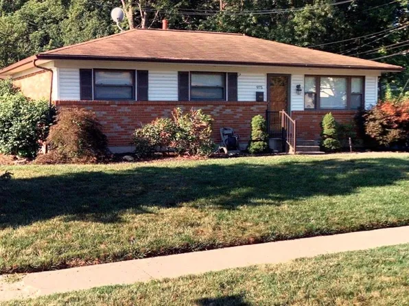 975 Hillery Rd, Columbus, OH 43229