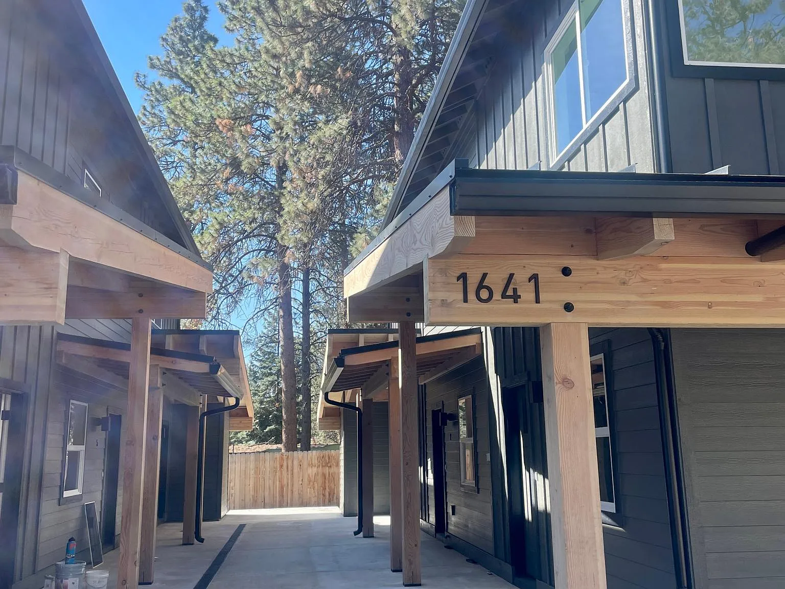 2 bed, 1150 sqft, $2,725 — Photo 2