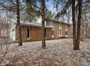 31 S Long Lake Trl, North Oaks, MN 55127